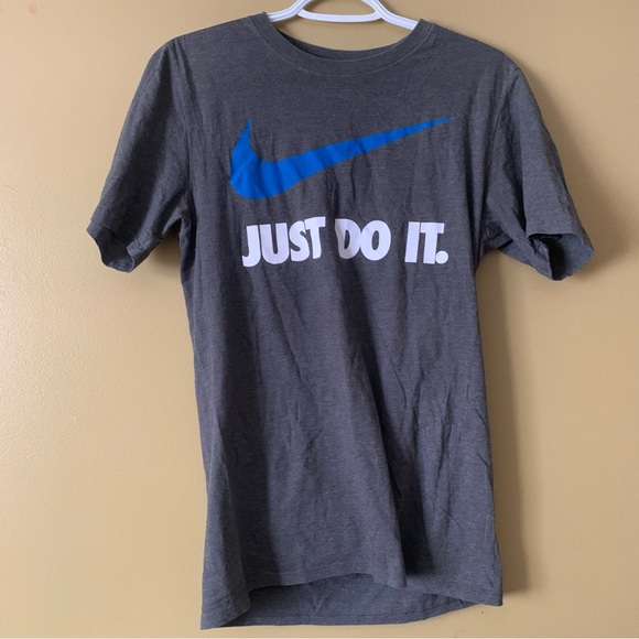 Nike Logo T-Shirt in Grey - Picture 2 of 4